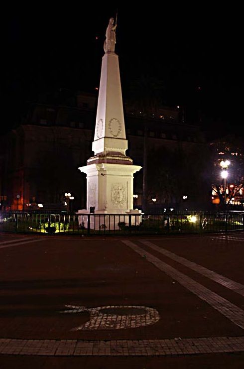 Plaza de Mayo de Noche