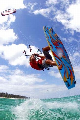 Kitesurf es una de las actividades más buscadas de Pipa y la zona