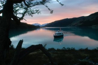 Crucero Leal of Spirit of the Glaciar desde el Puesto Vacas