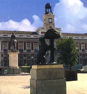 Desde la Puerta del Sol nacen diez calles y alli comienza la numeración de todas las calles y rutas principales de Madrid.