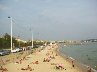 Playa de la ciudad de Golfe-Juan