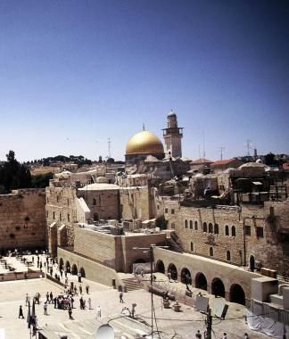 El Muro de los Lamentos es uno de los lugares más turísticos y emblemáticos de Jerusalén.