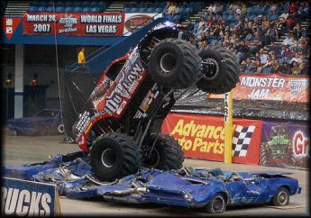 Monster Jam Track Final: competición de camiones gigantes, finales de marzo, Sam Boyd Stadium.