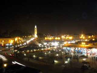Ciudad de Marrakech de Noche, Marruecos.
