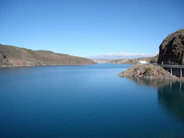 Laguna del embalse Agua del Toro en San Rafael