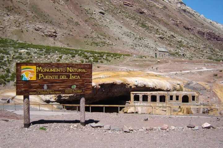 Monumento Natural Puente del Inca