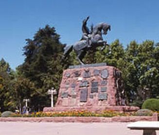 Monumento al Gral. San Martín en la plaza del mismo nombre de la ciudad de San Rafael