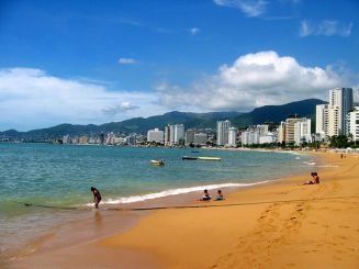 Playa Icacos en Acapulco México