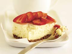 Nueva York Cheesecake: Este grueso postre judío, es una trata de queso que puede servirse sola o con frutas glaseadas