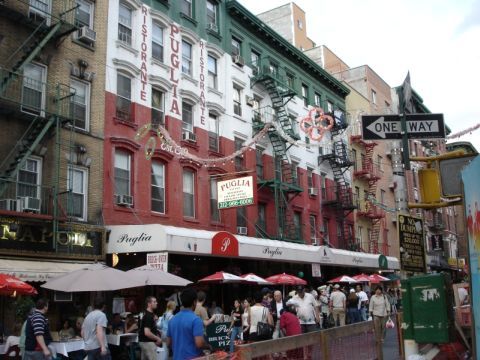 Little Italy es una zona con ambiente tranquilo y tiendas con personalidad propia.