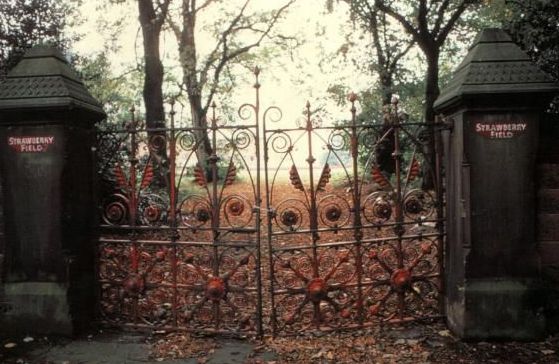 Strawberry Fields es uno de los lugares más visitados, creado en memoria de John Lennon.