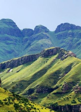 Los montes Drakensberg poseen los picos más altos de Sudáfrica