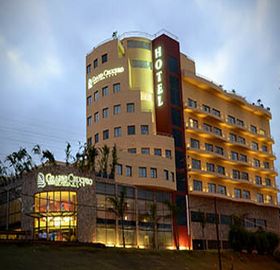 Esturion Hotel and Lodge