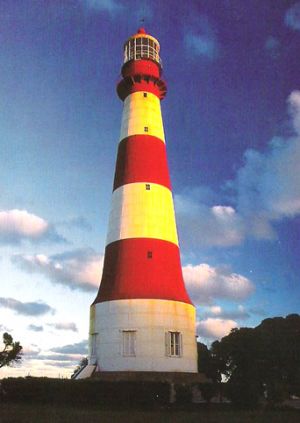 Faro de Punta Mogotes.