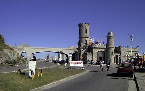 Torreón del Monje en Mar del Plata inaugurado en 1904.